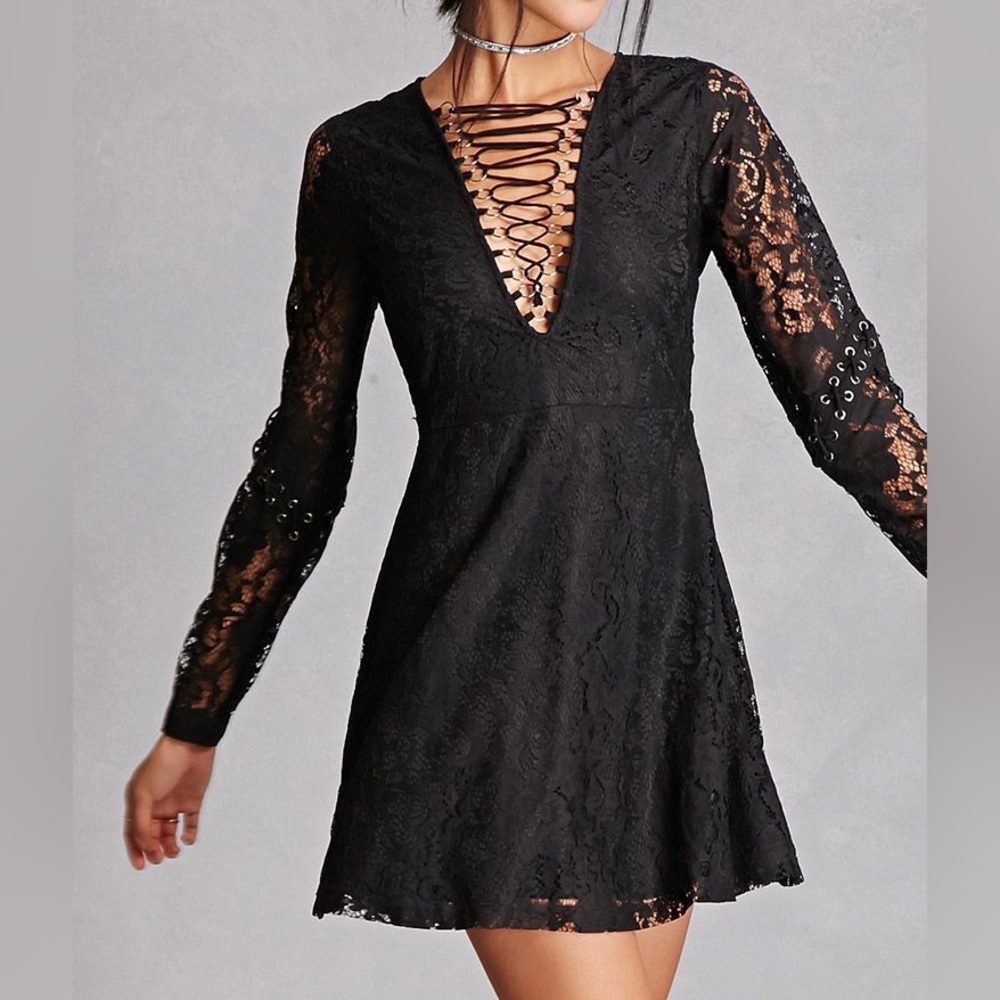 Chic Black Lace-Up Long Sleeve Dress